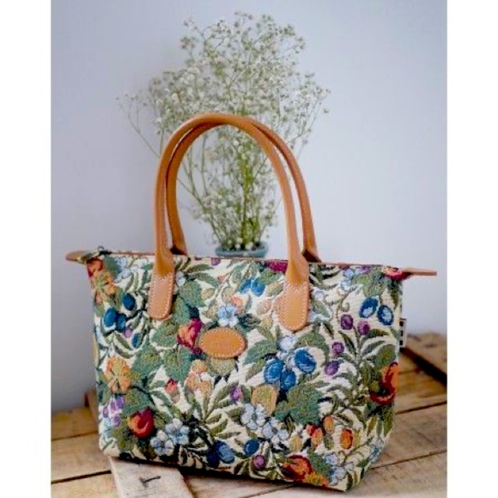 Royal Tappiserie Purse - Plum Tree